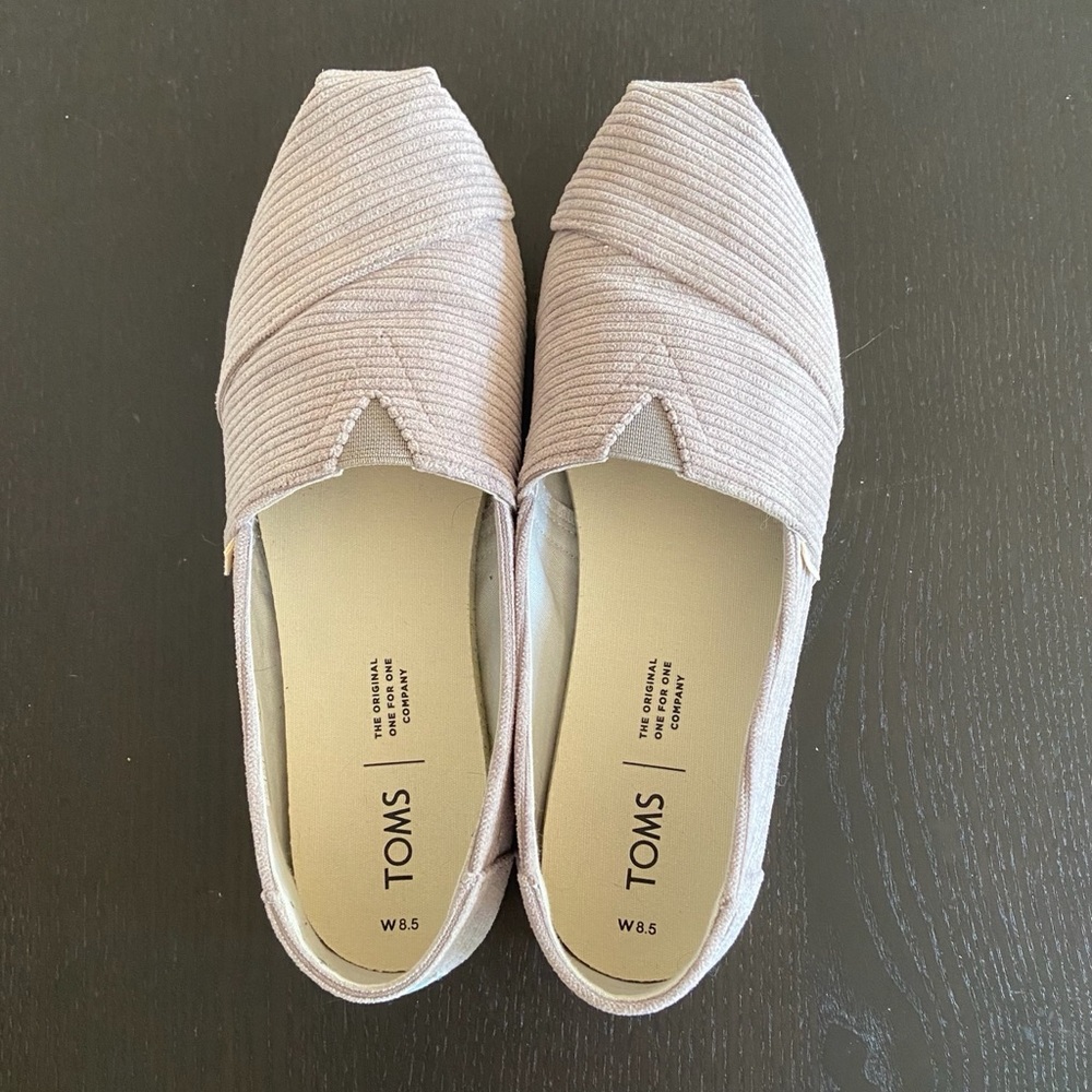TOMS 8.5 Women’s Light Gray Corduroy Alpargatas